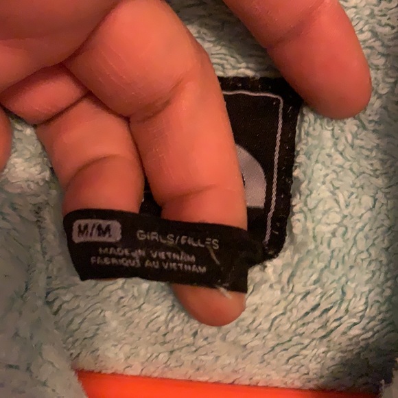 Loved and had lots of wear left. Girls north face fleece zip up - Picture 3 of 5